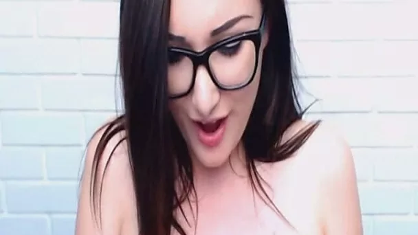 Sexy Nerdy Babe Webcam Show