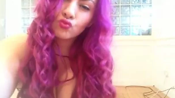 My favorite webcam model always gives me what I like and I love her phat ass