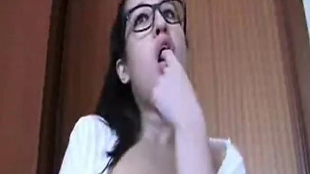 Hoe knows how to prepare herself for some steamy fuck and she is so thick