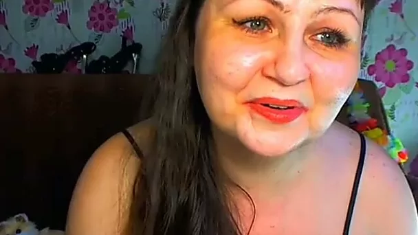 This mature slut may be fat but her huge ass is something special