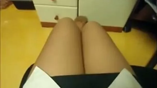 Another horny office whore that loves camming at work and I love her butt
