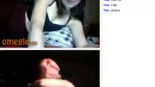 Hot camgirl is showing me the parts of her body that she wants me to touch