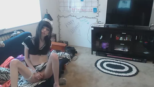 Skinny chick with no tits is ready to go solo on the floor