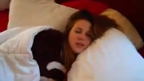 Emotional girlfriend of mine loves to be fed with sperm after sex