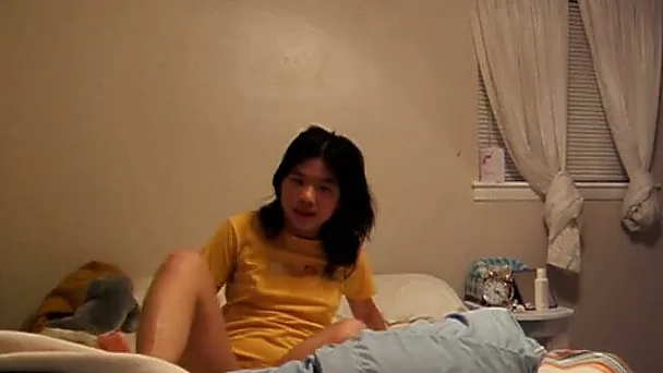 My wifey is always in a kinky mood and she loves having her twat fingered