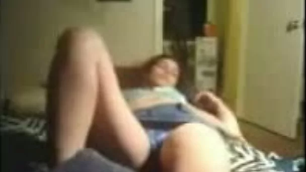 I love to finger my juicy pussy in front of my online audience