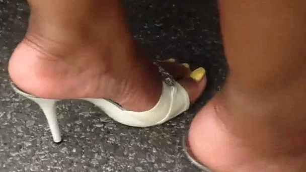 This granny is pervy and raunchy and she likes to show off her feet