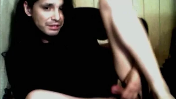 I want this guy to jerk off just for me in front of his webcam