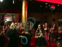 Bachelorette night goes from plush to push