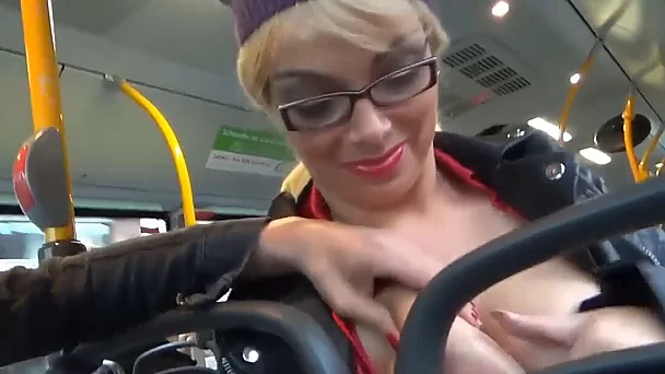 This slut loves giving head and you can tell that from her facial expression