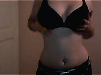 Juggy webcam slut shakes her big saggy titties at my request