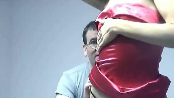 Pale skin titless bitch gets a cunnilingus before riding on top