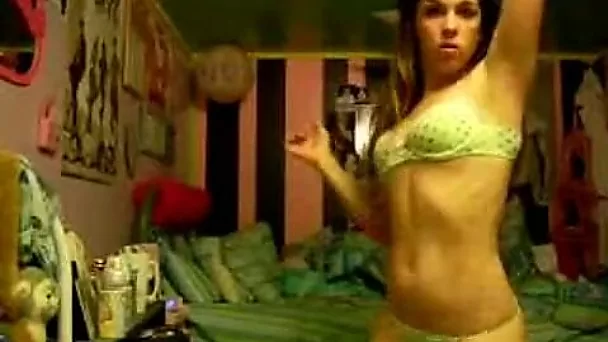 My big juicy ass has a mind of it's own so I shake it!