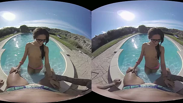 This horny babe wants to give me a virtual reality blowjob by the pool