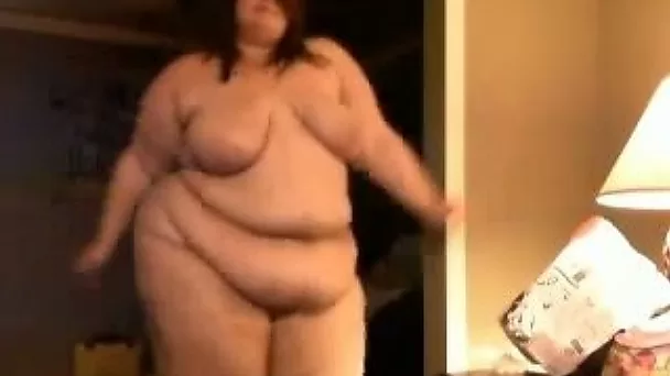 Lustful BBW webcam hoe strips and dances dirty moving her body sexually