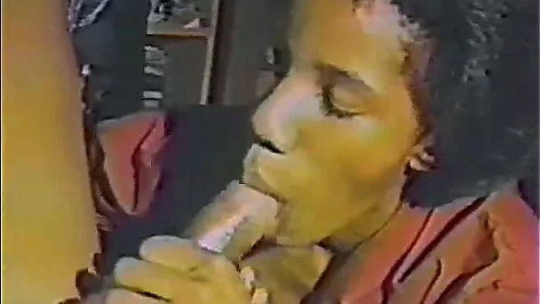 Vintage sex video of my aunty sucking dick and getting screwed missionary style