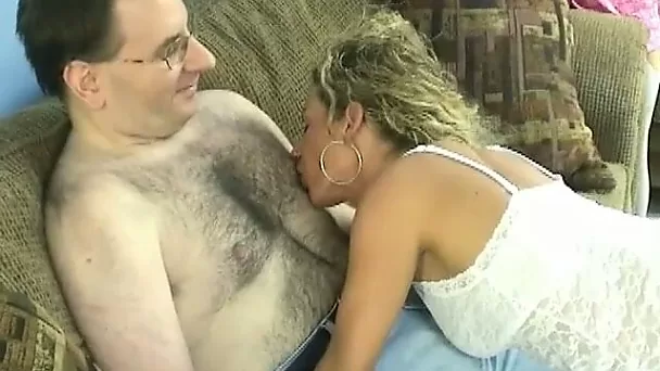 Curly amateur hoochie with juicy butt gives blowjob