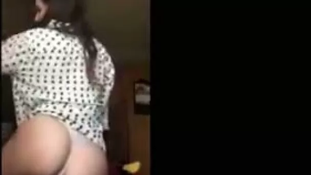Hot teeny masturbates on webcam for us