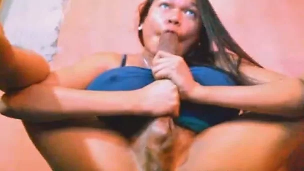 Flexible Shemale Sucks Her Own Huge Cock