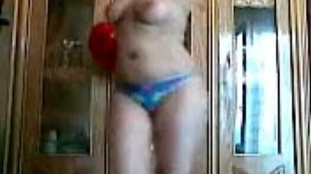 Egyptian girlfriend dances for me teasing with her big booty