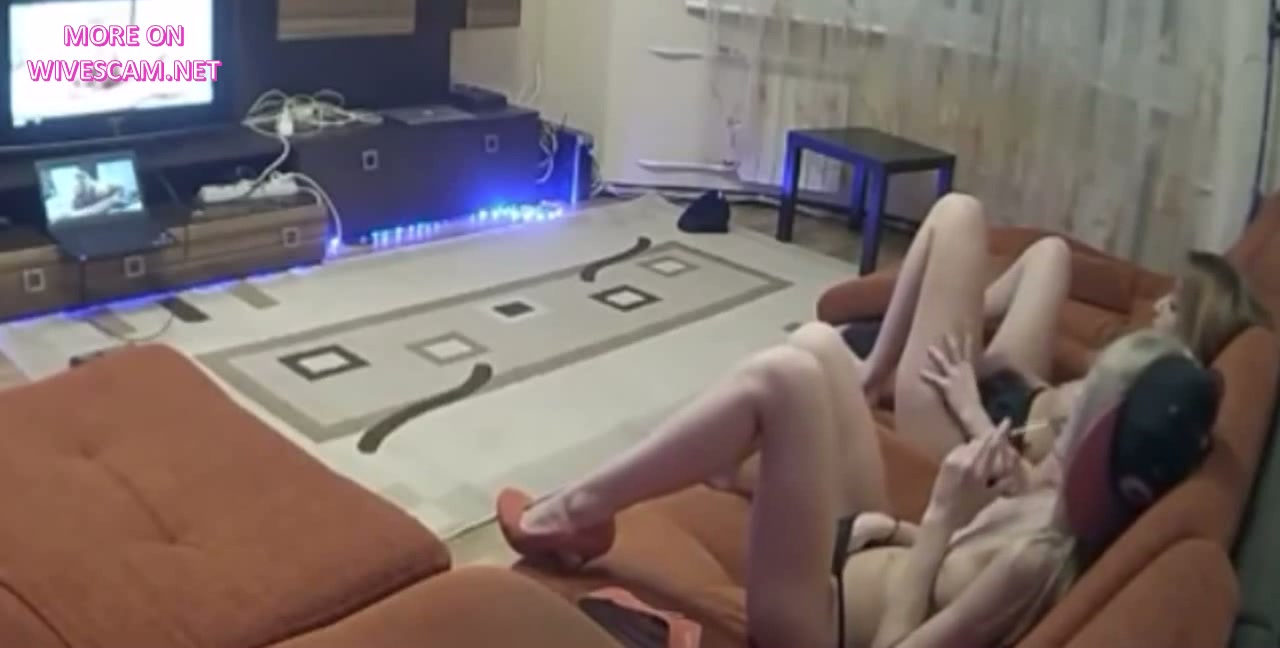 Girlfriends watching porn