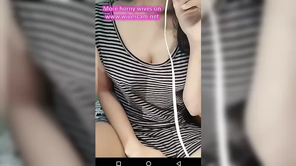 sexy girl fingering on live