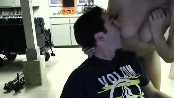 Kissable Amateur Woman