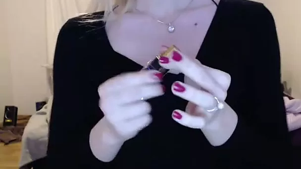 Delightful Amateur Blond Tranny Slut