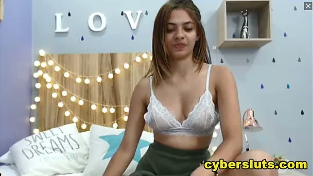 Hot Teen 1st Time On Cam