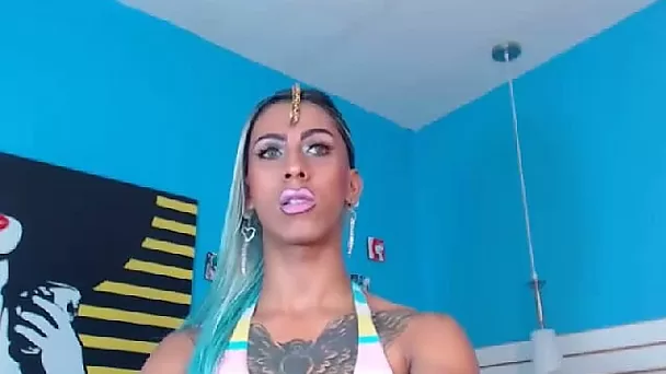 Kissable Tattooed Tranny Hooker