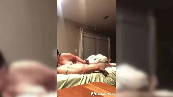 Amateur wife wants to please a dick