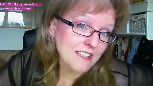 Chubby Mature German gets off hard on cam