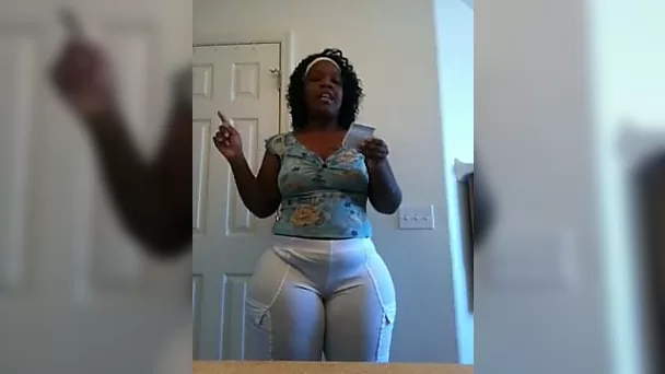 Big bottomed black slut touches her big bubbled ass