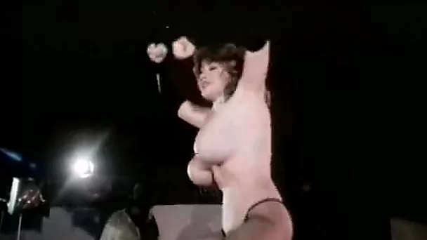 Curvaceous MILF with big boobs gives head to her boss after giving good performance on stage