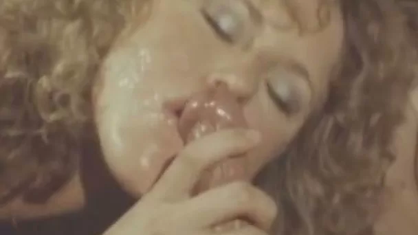 Slutty blondie gives deep throat cock suck to her kinky dawg