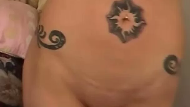 Tattooed bimbo gives her man the hottest blowjob of his life