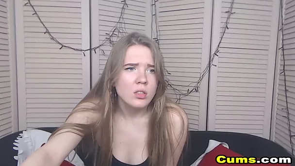 Teen With Nipple Piercing Playing Her Pussy