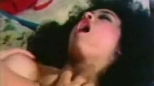 Hot like fire raven head sex bomb gives nice tit fuck to her guy