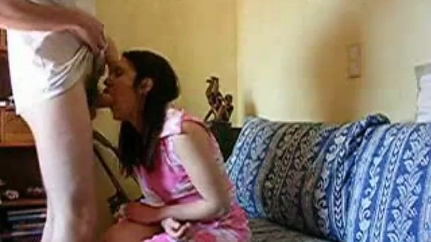 Mouth fuck sessio with my charming black haired wifey
