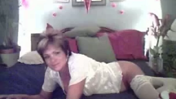 Great homemade solo with me masturbating my cunt indoors