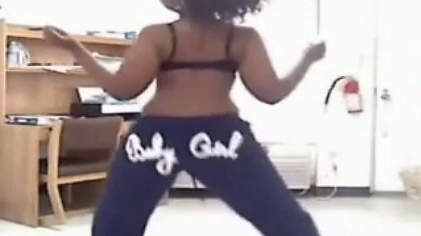 Mind blowing black goddess shakes her big booty on cam