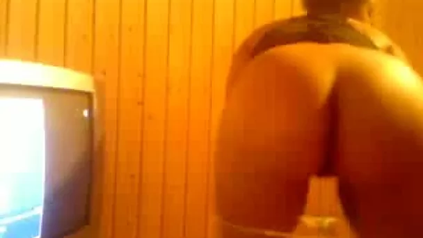 My Alabama black princess shakes her juicy booty on cam