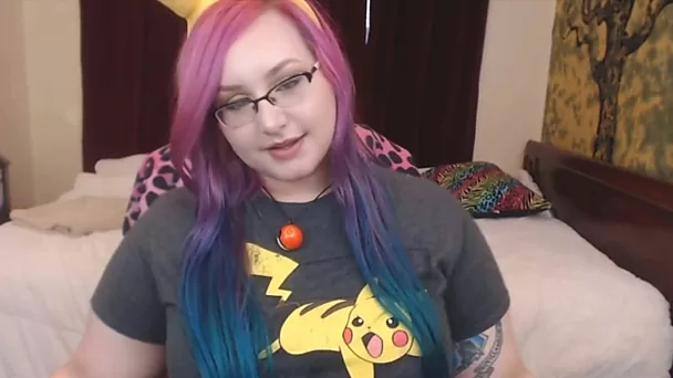 Sensual BBW kitten  with colored hair and shaking bubble