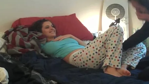 Couple Enjoying The Night With Sexy Amateur Wife in Bed