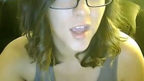 Four eyed webcam teen with big boobs masturbates for me