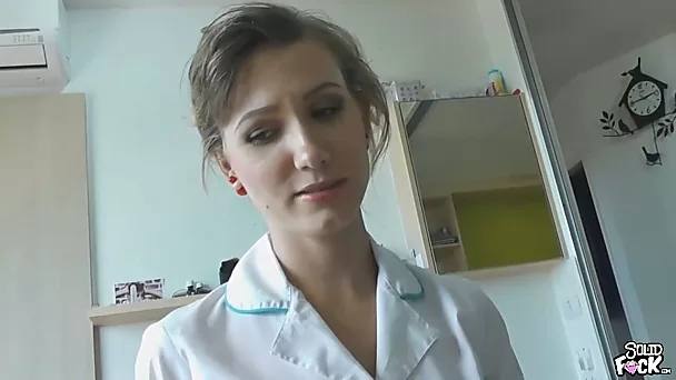 Сексуальное лечение у потрясающей медсестры