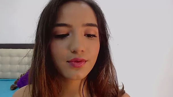 beautiful LATINA teen LAPDANCE
