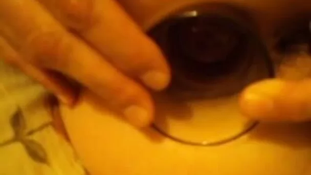 My lover toys her bumhole and allows me to watch her