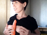 Cute Webcam MILF With Great Body Using Vibrator