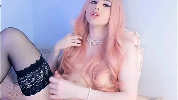 Ts Babe with Clean Bald Balls and Dick